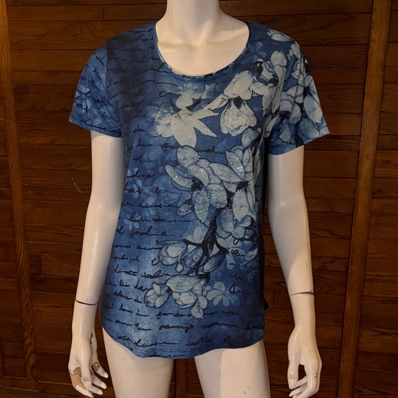 TNL Tops - Blue Floral Script Short-Sleeve Tee by